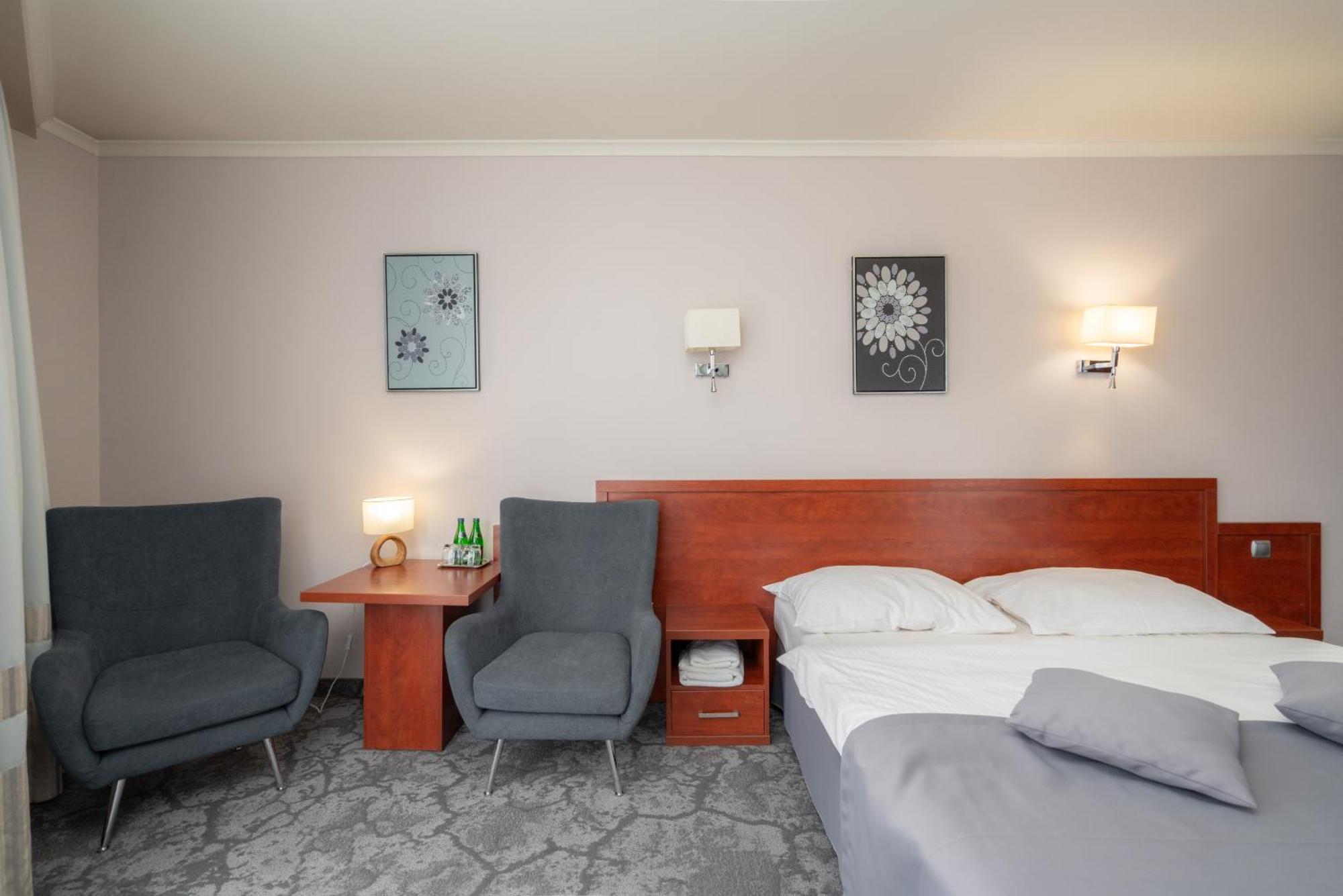 Hotel Badura Wadowice Exterior photo